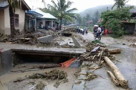 Bantuan Terus Mengalir ke Korban Banjir Bandang Solok Selatan 